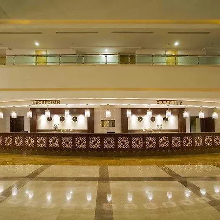 Saphir & Hotell 5*